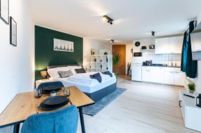 Mercedes I Stuttgart I Kitchen I Home Office I Parkplatz